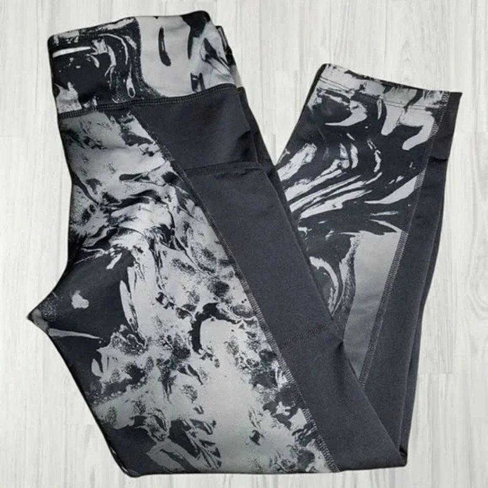 Nike Dri- Fit Small gray and black marbled pattern athletic workout gym Leggings